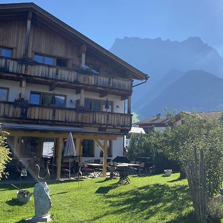 Hotel Zum Urviech -Erwachsenenhotel- (Adults Only) Ehrwald Zewnętrze zdjęcie
