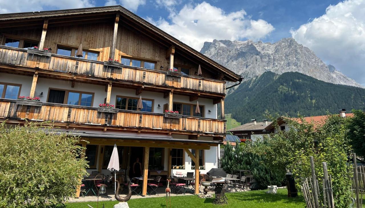 Hotel Zum Urviech -Erwachsenenhotel- (Adults Only) Ehrwald Zewnętrze zdjęcie