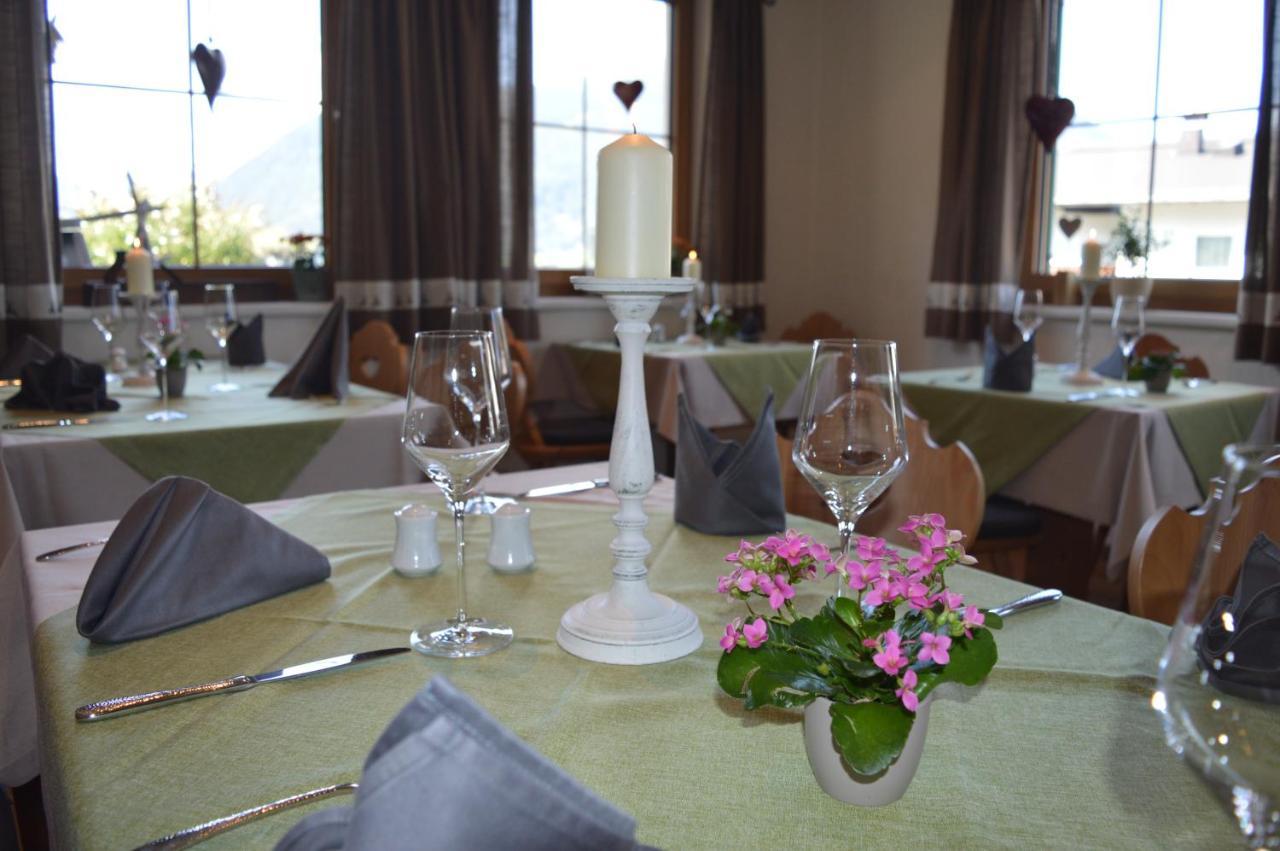 Hotel Zum Urviech -Erwachsenenhotel- (Adults Only) Ehrwald Zewnętrze zdjęcie
