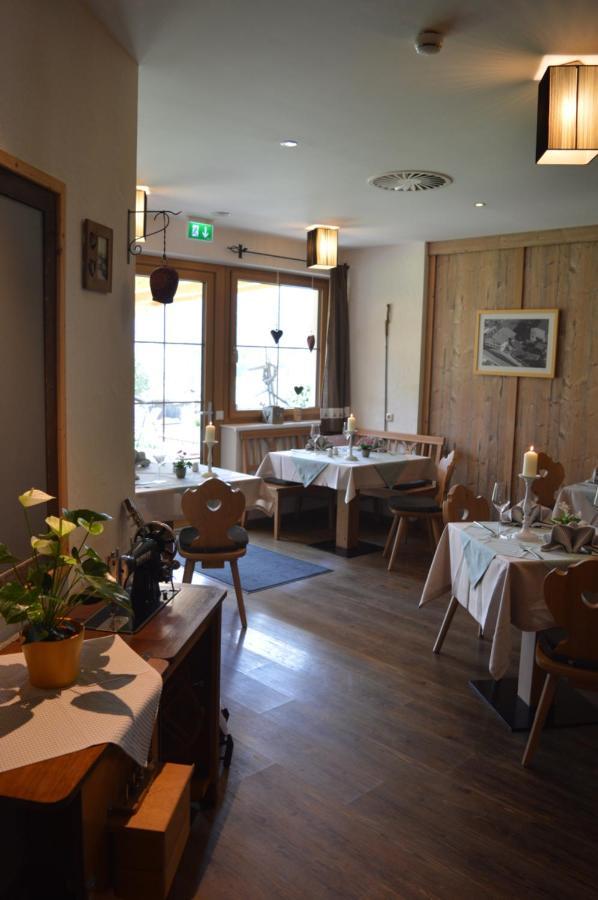 Hotel Zum Urviech -Erwachsenenhotel- (Adults Only) Ehrwald Zewnętrze zdjęcie