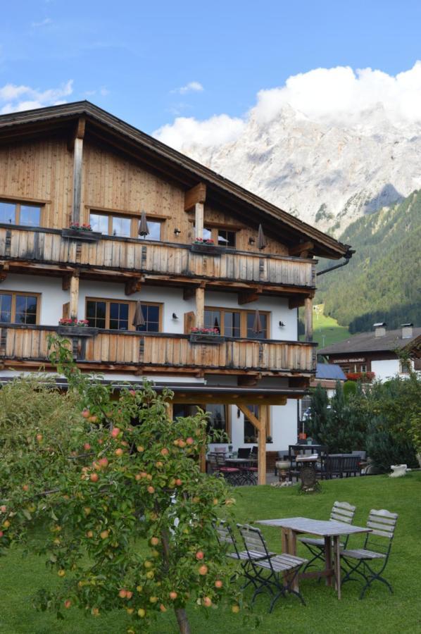 Hotel Zum Urviech -Erwachsenenhotel- (Adults Only) Ehrwald Zewnętrze zdjęcie