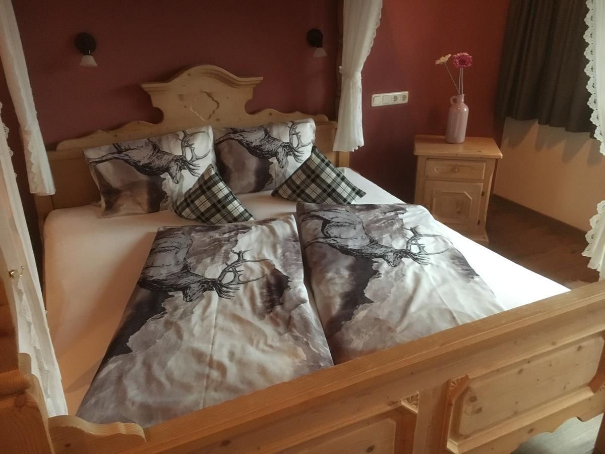 Hotel Zum Urviech -Erwachsenenhotel- (Adults Only) Ehrwald Zewnętrze zdjęcie