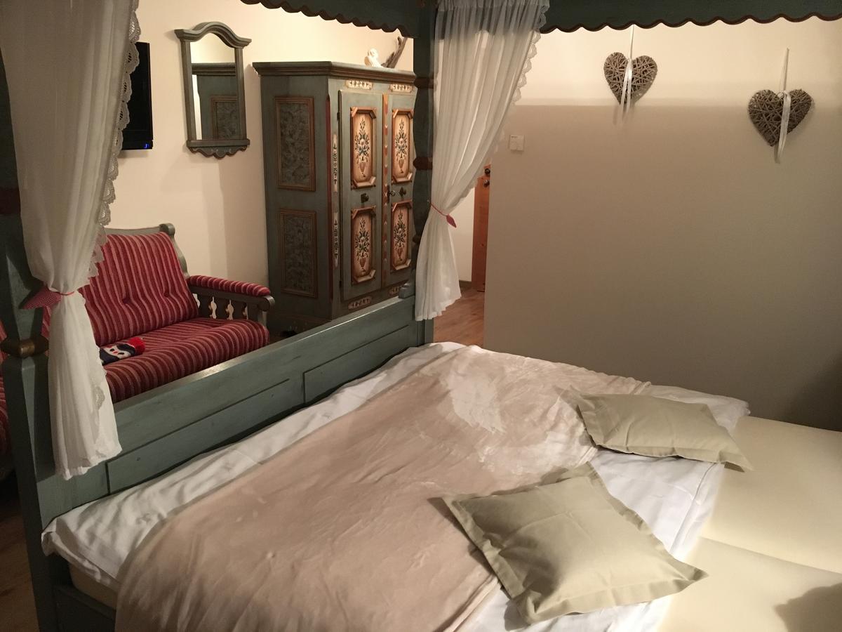 Hotel Zum Urviech -Erwachsenenhotel- (Adults Only) Ehrwald Zewnętrze zdjęcie