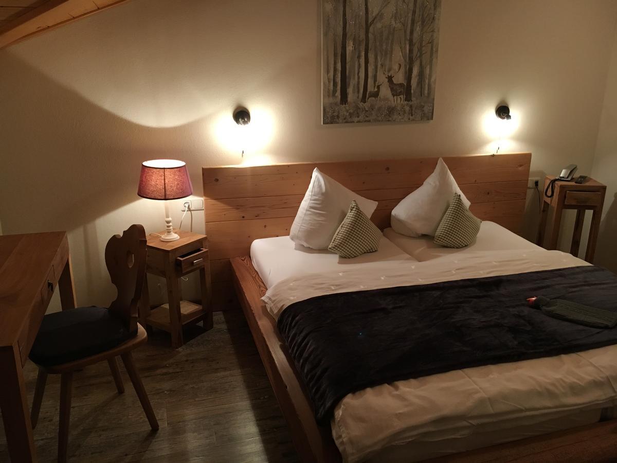 Hotel Zum Urviech -Erwachsenenhotel- (Adults Only) Ehrwald Zewnętrze zdjęcie
