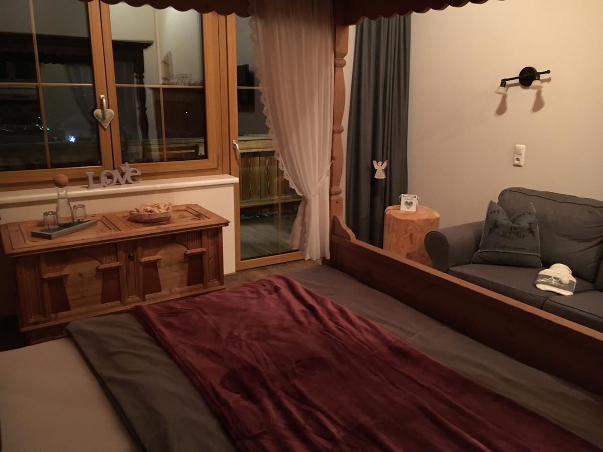 Hotel Zum Urviech -Erwachsenenhotel- (Adults Only) Ehrwald Zewnętrze zdjęcie