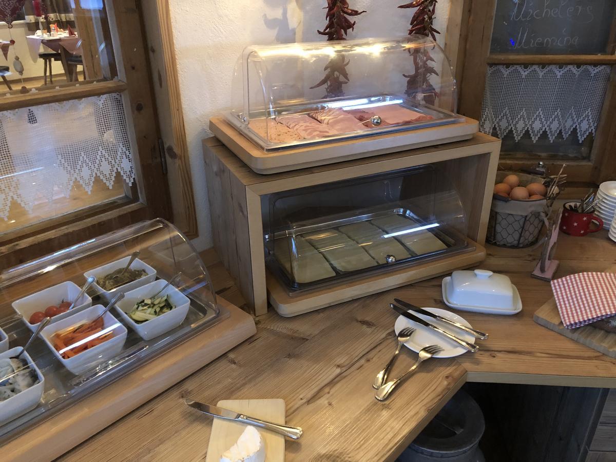 Hotel Zum Urviech -Erwachsenenhotel- (Adults Only) Ehrwald Zewnętrze zdjęcie