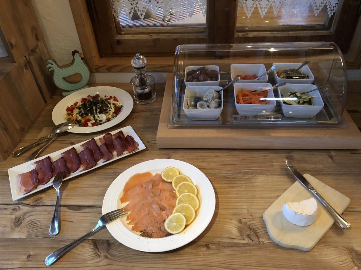Hotel Zum Urviech -Erwachsenenhotel- (Adults Only) Ehrwald Zewnętrze zdjęcie
