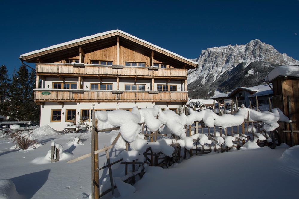 Hotel Zum Urviech -Erwachsenenhotel- (Adults Only) Ehrwald Zewnętrze zdjęcie
