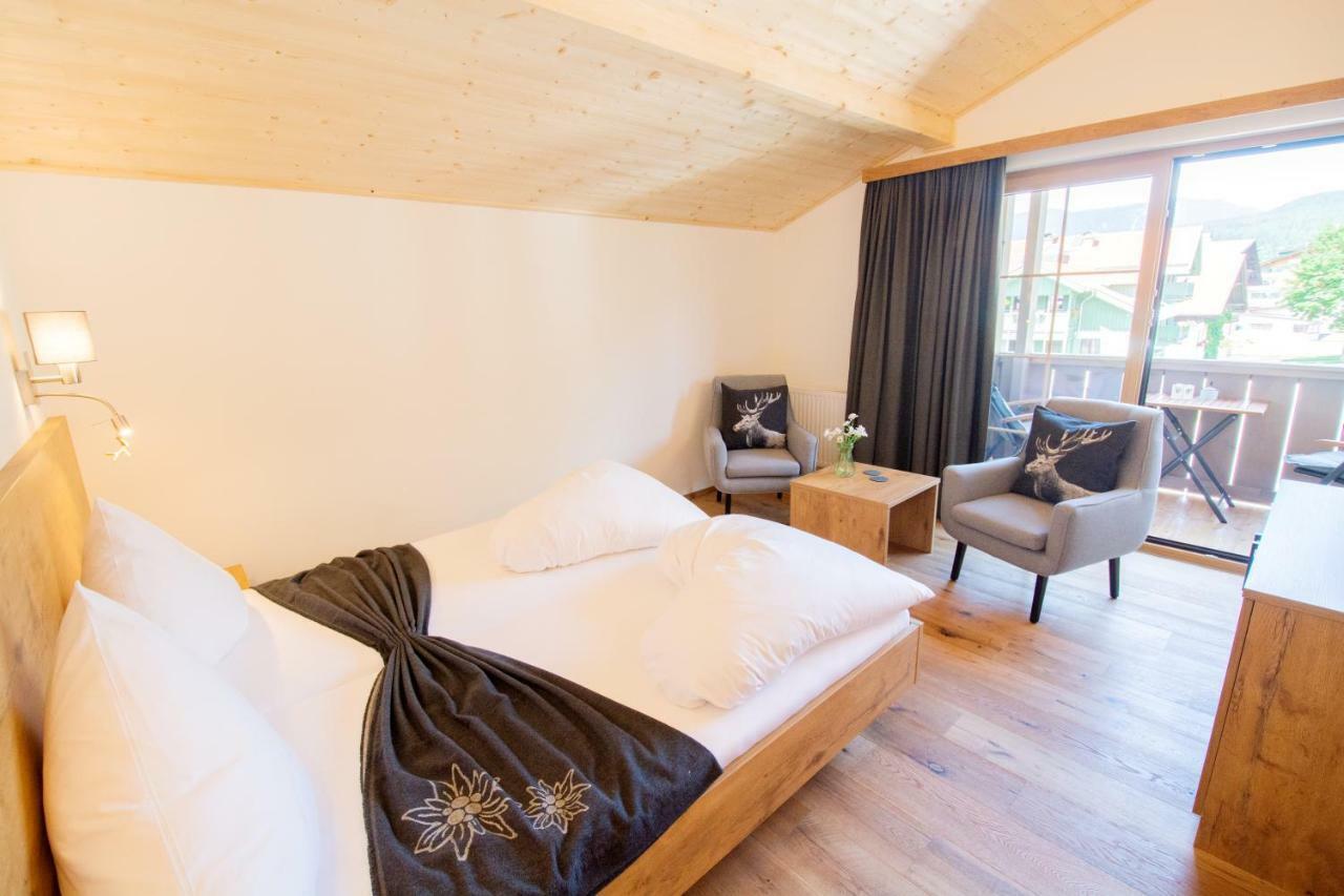 Hotel Zum Urviech -Erwachsenenhotel- (Adults Only) Ehrwald Zewnętrze zdjęcie