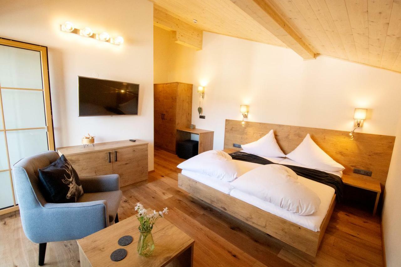 Hotel Zum Urviech -Erwachsenenhotel- (Adults Only) Ehrwald Zewnętrze zdjęcie