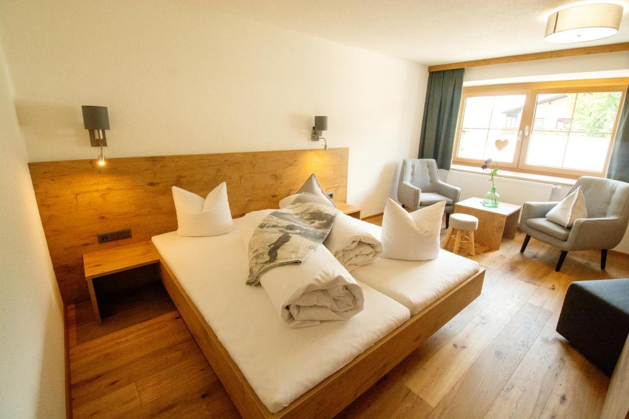 Hotel Zum Urviech -Erwachsenenhotel- (Adults Only) Ehrwald Zewnętrze zdjęcie
